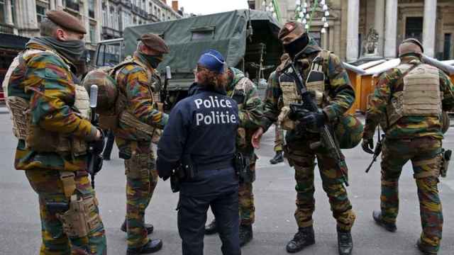 El alcalde de Bruselas compara el bloqueo con vivir "en un regimen islamista"