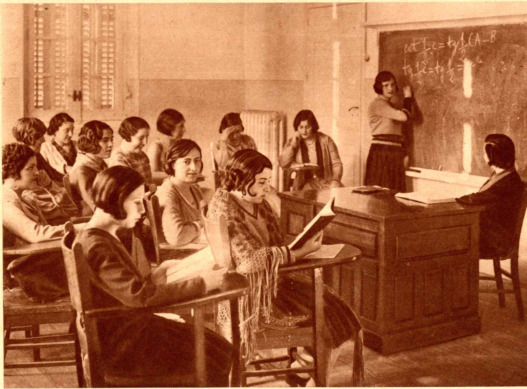 Una clase de matemáticas en la Residencia de Señoritas hacia 1933.