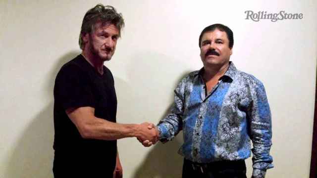 El actor Sean Penn junto a Guzmán.