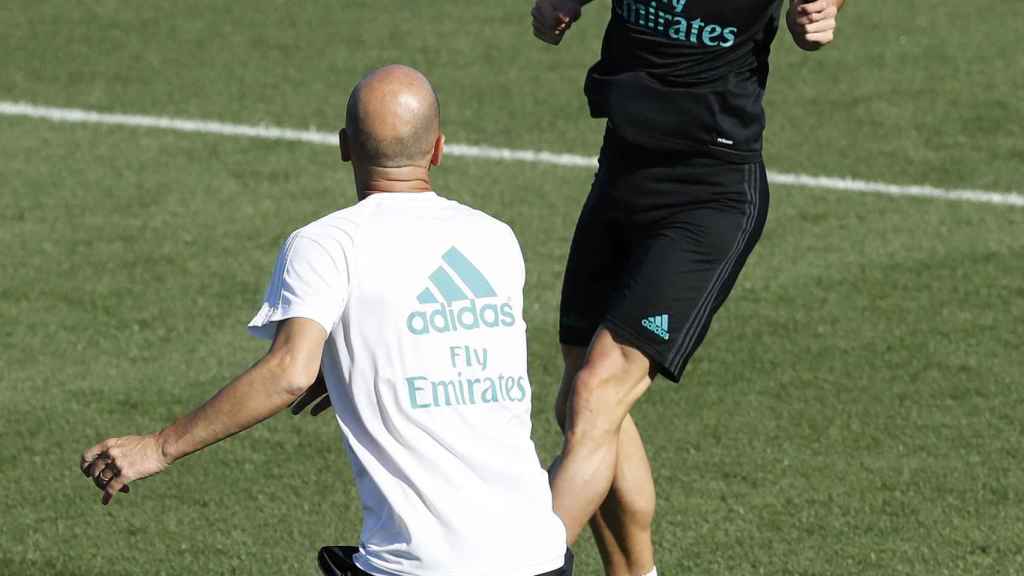 Zidane y Bale en el último entrenamiento del Real Madrid.