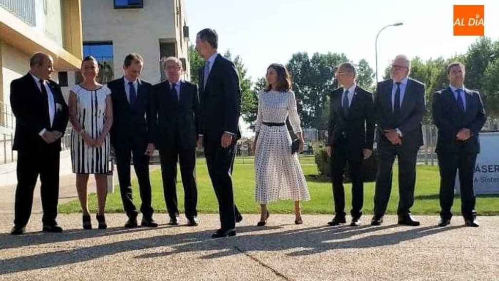 La reina Letizia y el contratiempo con su vestido de estreno.