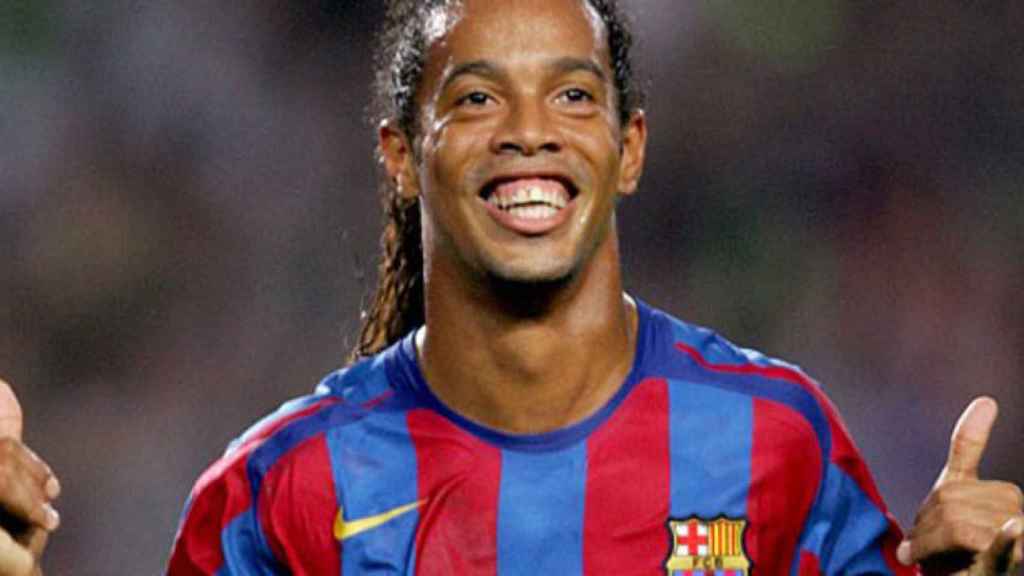 Ronaldinho, en un partido con el Barcelona